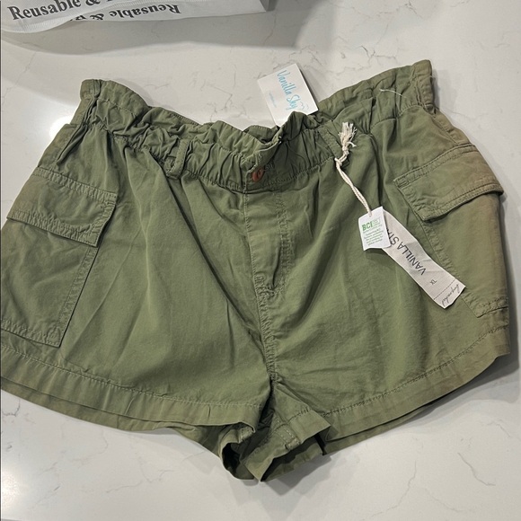Vanilla Star Pants - NWT Vanilla Star Women's Cargo Shorts in Olive XL